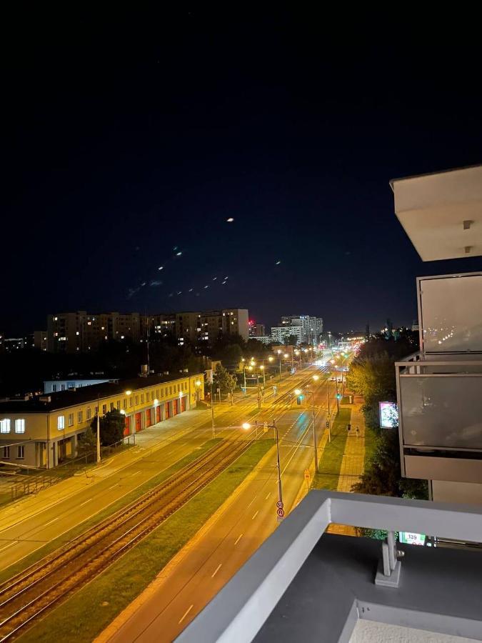 Fajny Apartament Z Parkingiem, Obok Metra. Warschau Exterior foto