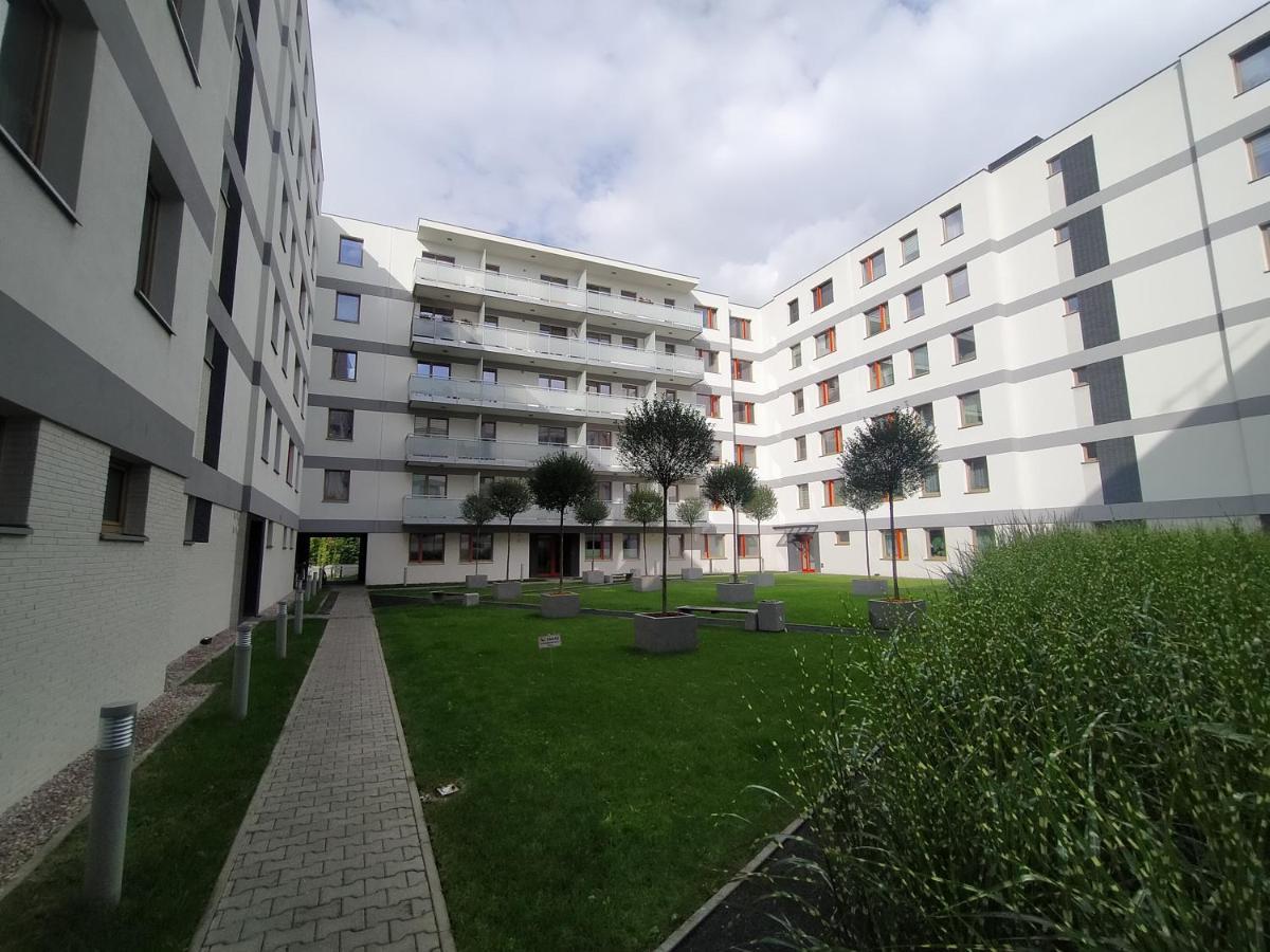 Fajny Apartament Z Parkingiem, Obok Metra. Warschau Exterior foto