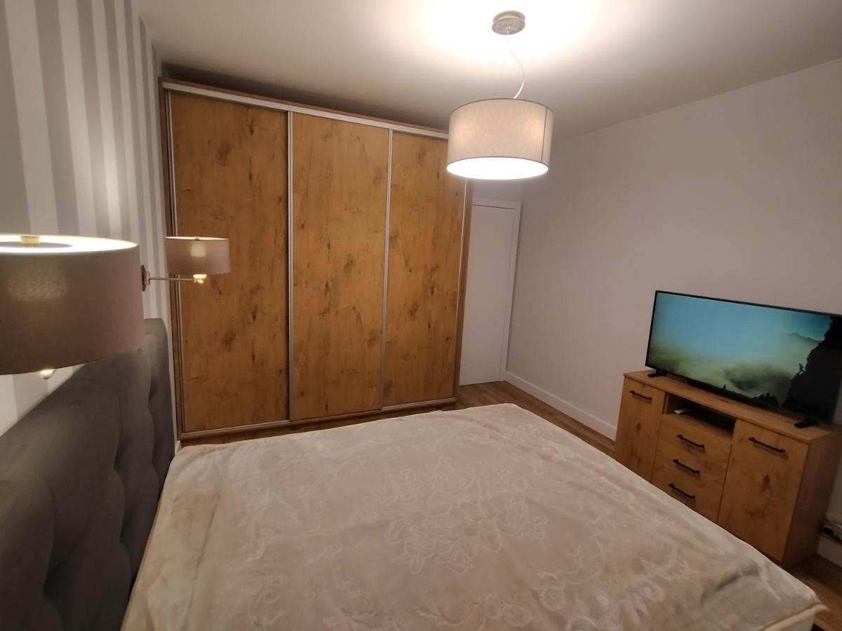 Fajny Apartament Z Parkingiem, Obok Metra. Warschau Exterior foto