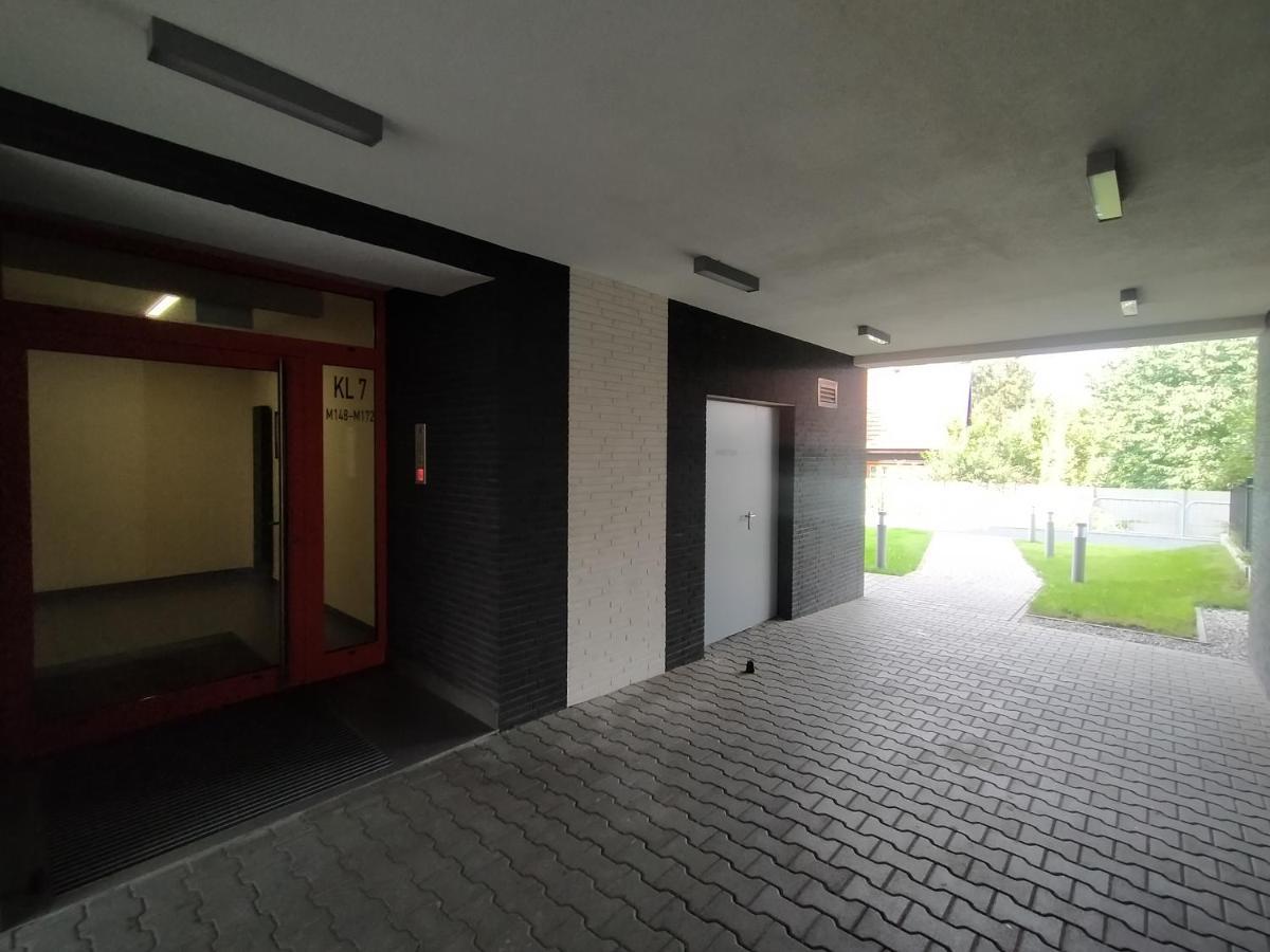 Fajny Apartament Z Parkingiem, Obok Metra. Warschau Exterior foto