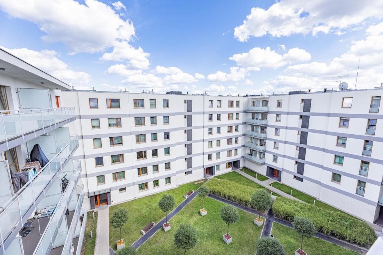 Fajny Apartament Z Parkingiem, Obok Metra. Warschau Exterior foto