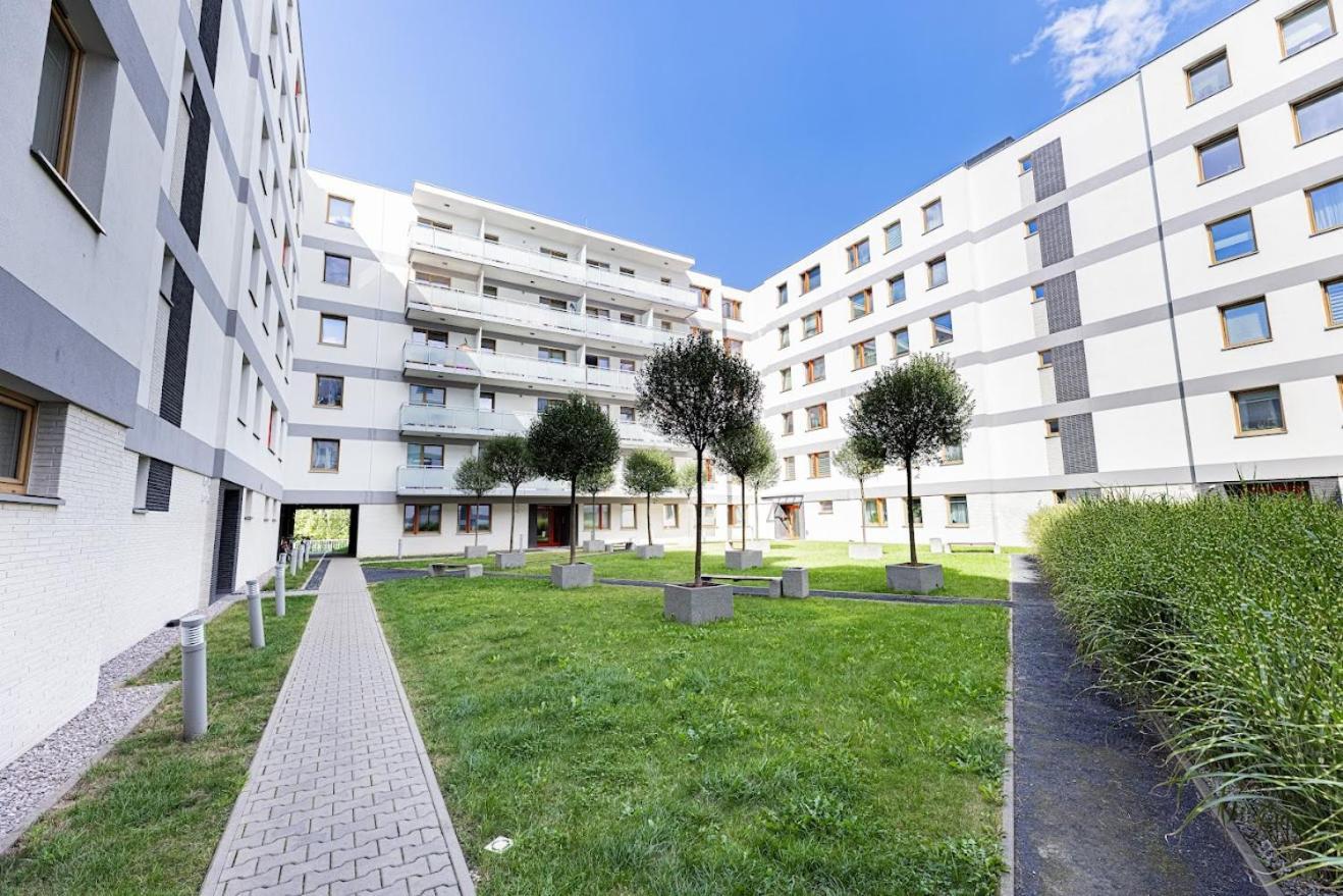Fajny Apartament Z Parkingiem, Obok Metra. Warschau Exterior foto