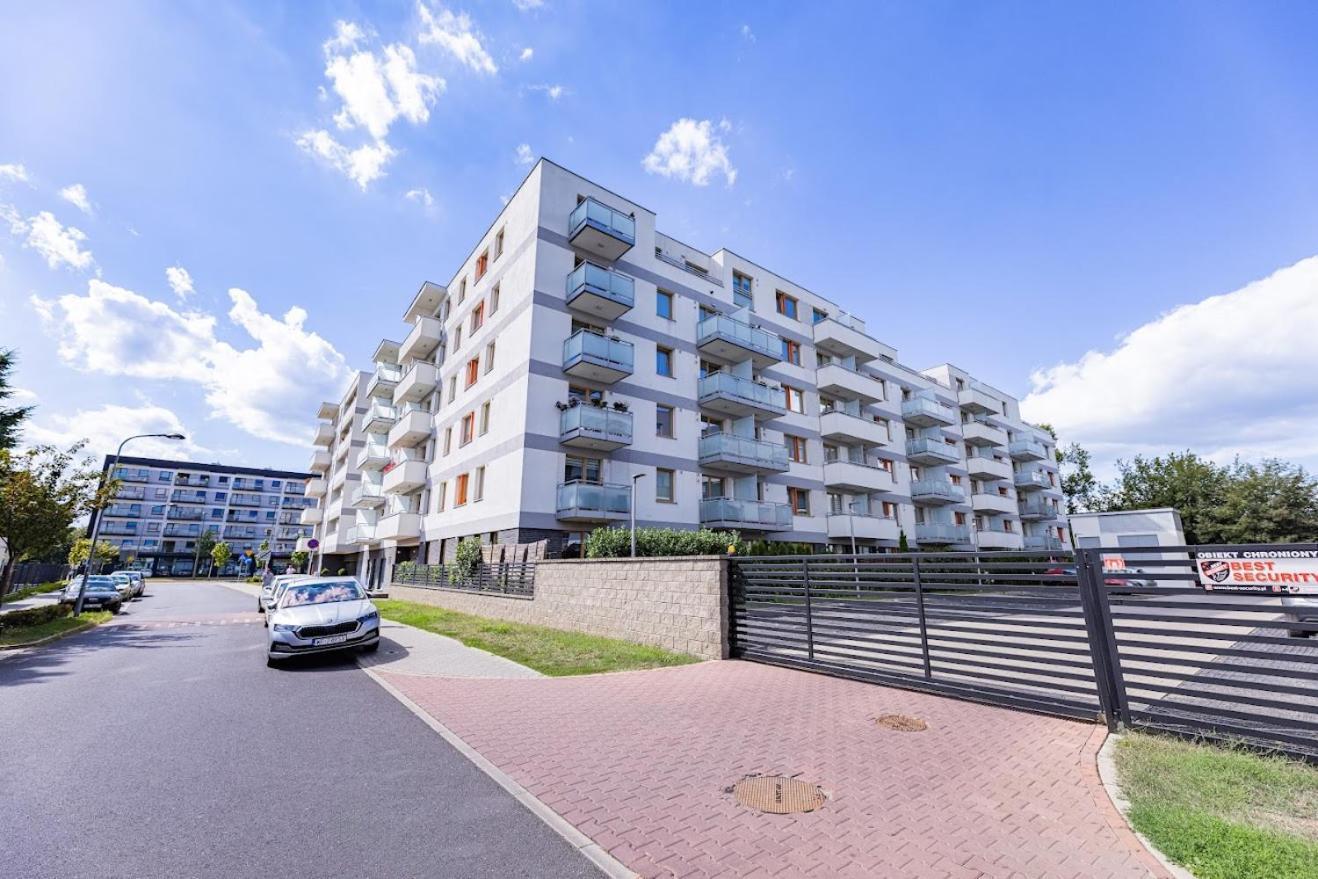 Fajny Apartament Z Parkingiem, Obok Metra. Warschau Exterior foto