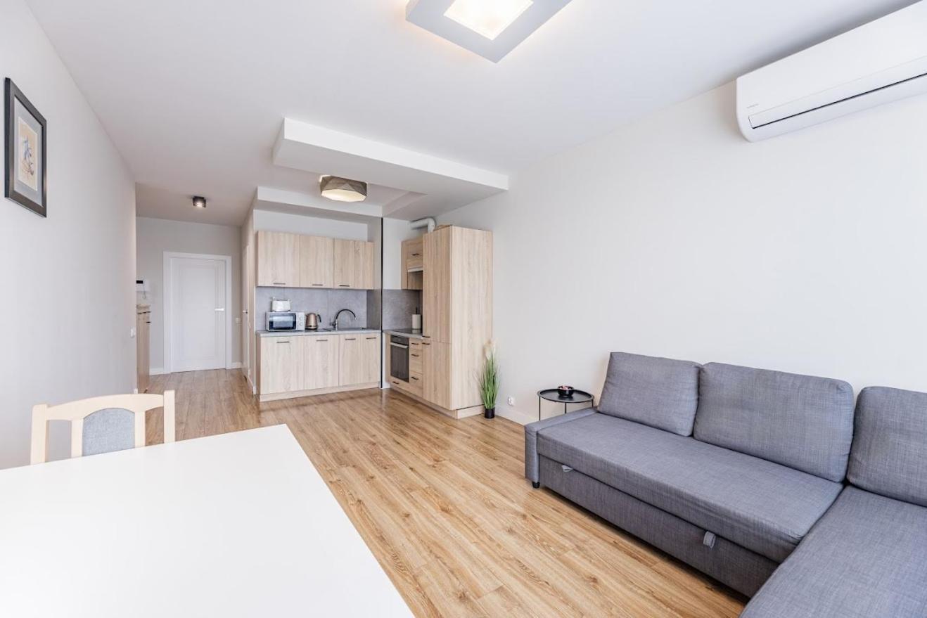 Fajny Apartament Z Parkingiem, Obok Metra. Warschau Exterior foto