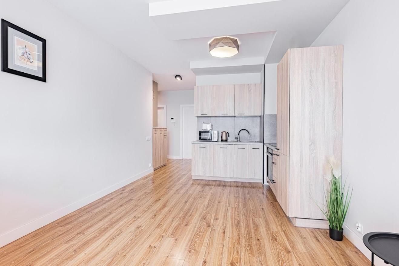 Fajny Apartament Z Parkingiem, Obok Metra. Warschau Exterior foto